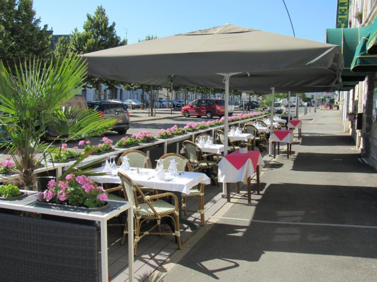 Le Relais De La Poste Hotell Pithiviers Exteriör bild