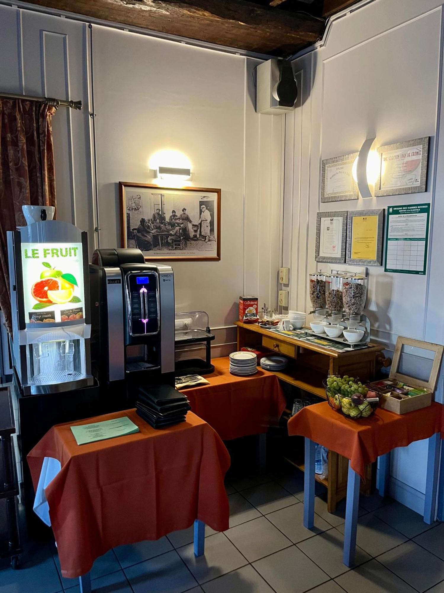 Le Relais De La Poste Hotell Pithiviers Exteriör bild